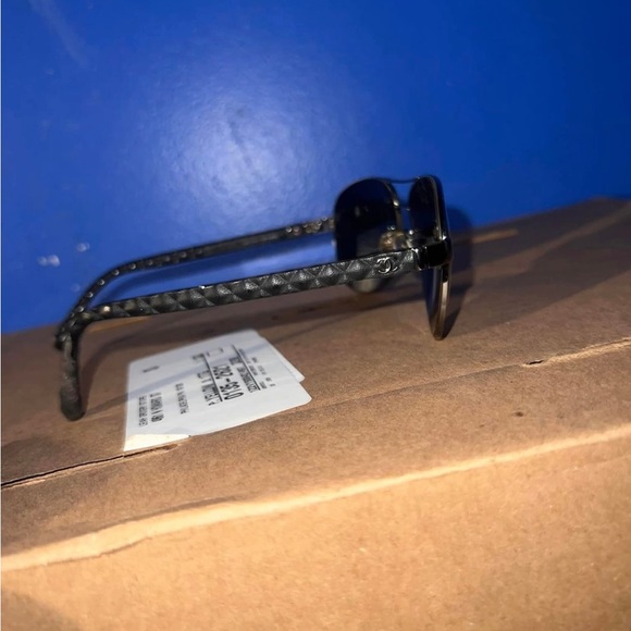 Glasses - Picture 11 of 11